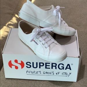 Superga white tennis shoes